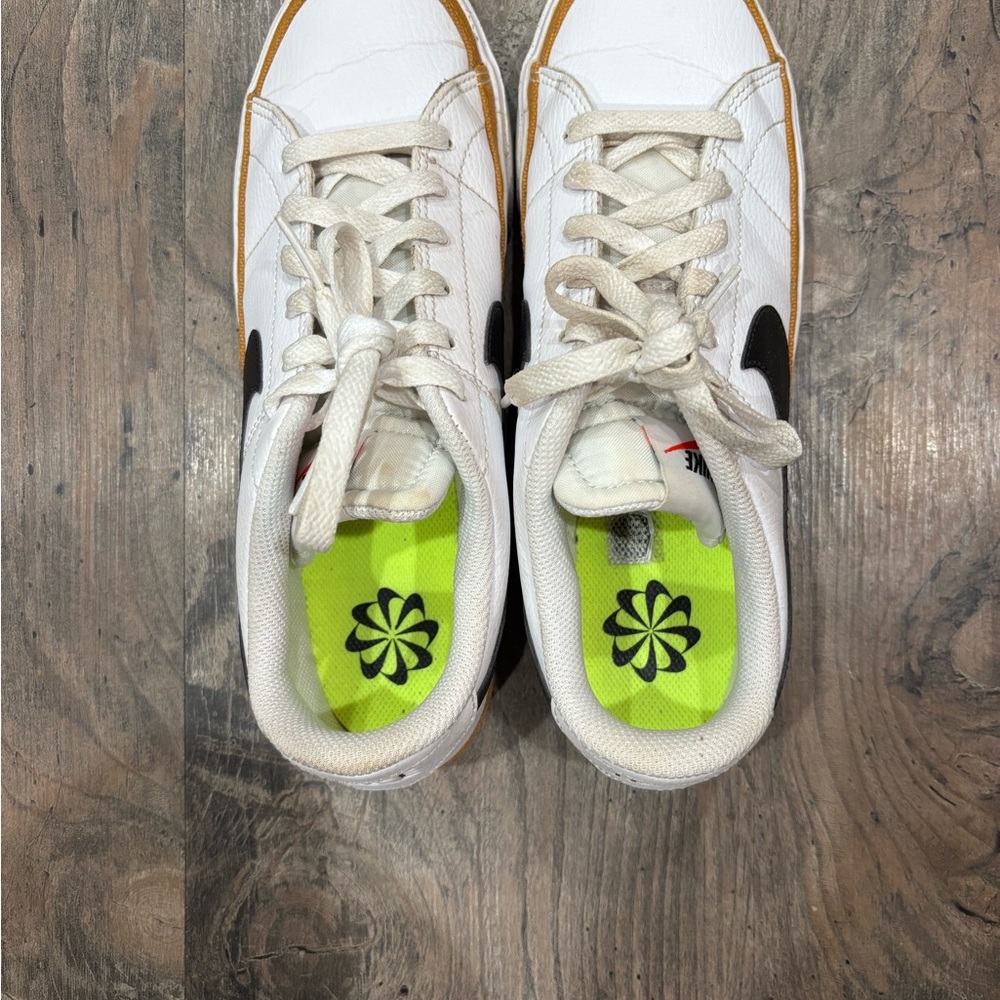 Nike White and Orange Sneakers - Picture 4 of 7